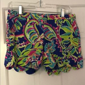 Lily Pulitzer 5” scallop shorts